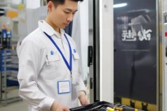 新多防盗门咨询服务教你，防盗门与套门选购攻略：安全与美观的完美结合